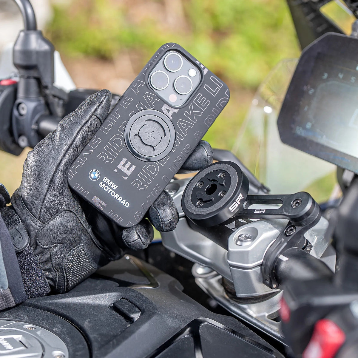 Translation missing: nl.Proud Partners with BMW Motorrad